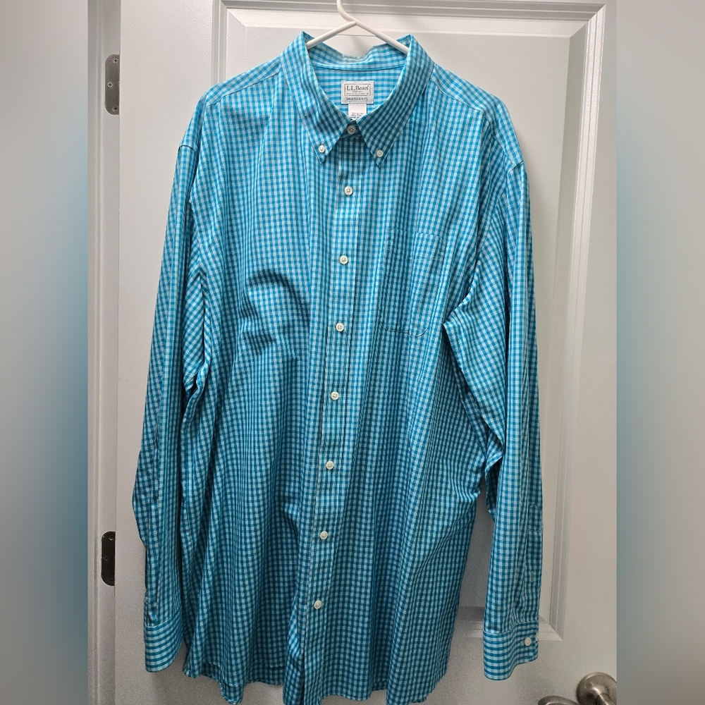 L.L. Bean Men's Turquoise Checkered Button Down Shirt
